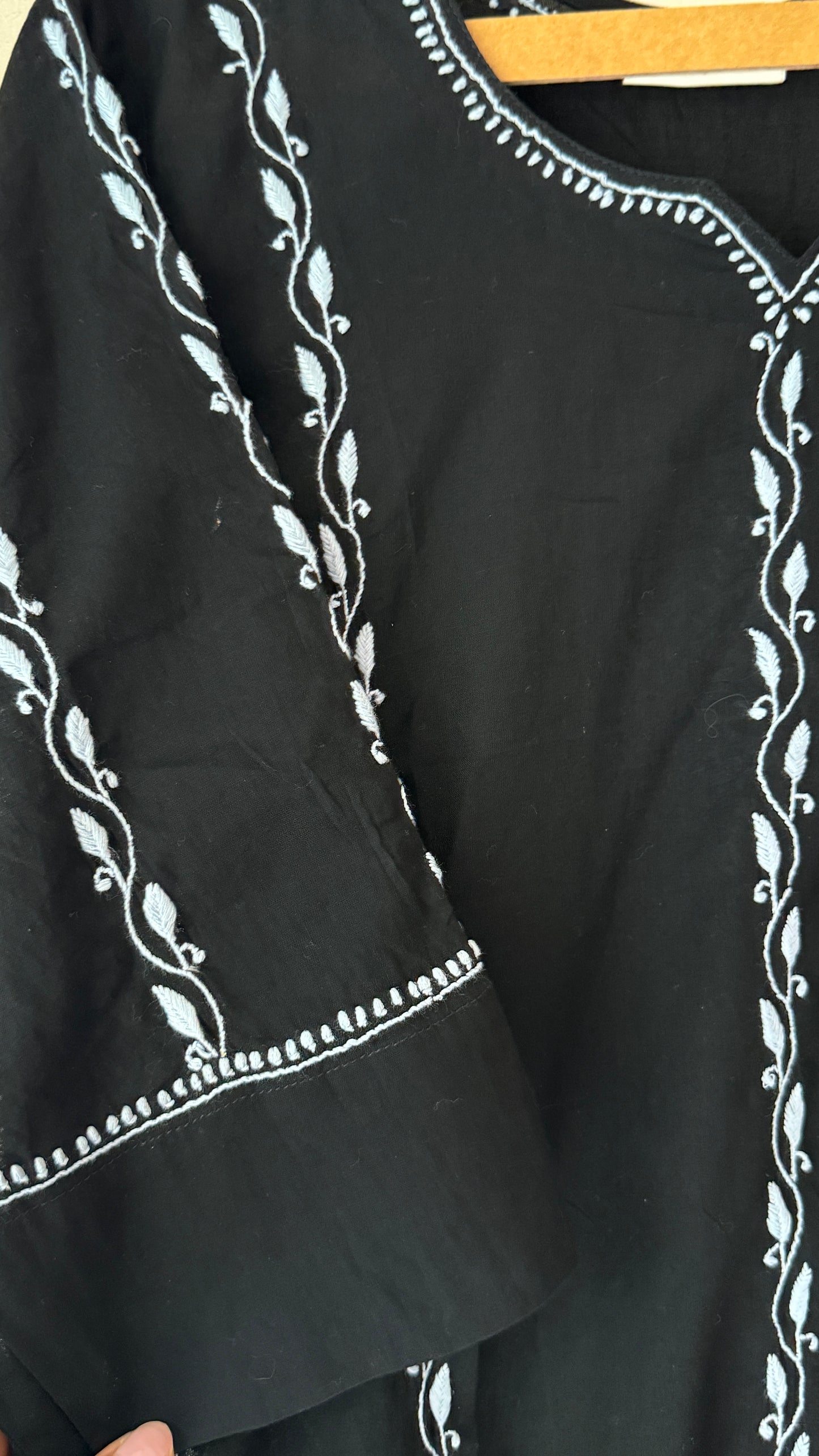 Black cotton kurta with grey Chikankari embroidery